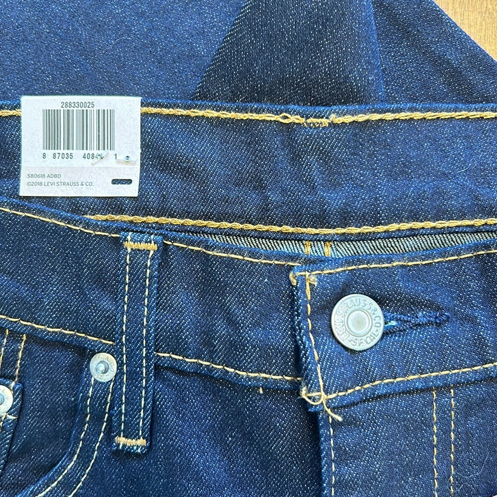 Men’s Levi’s Jeans - Picture 3 of 7